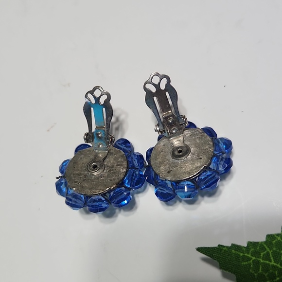 Vintage Blue Faceted Rhinestone Cluster Clip On Earrings - Picture 4 of 5